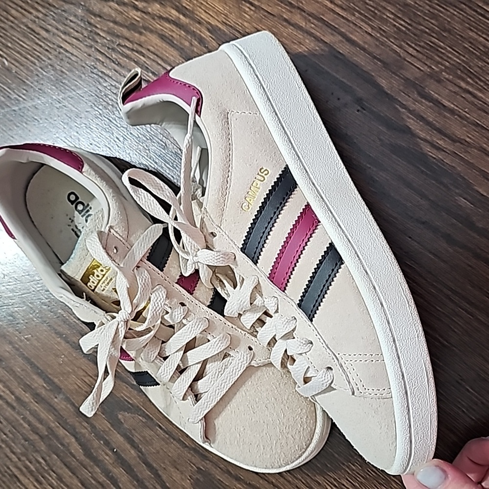 Adidas - Picture 3 of 6